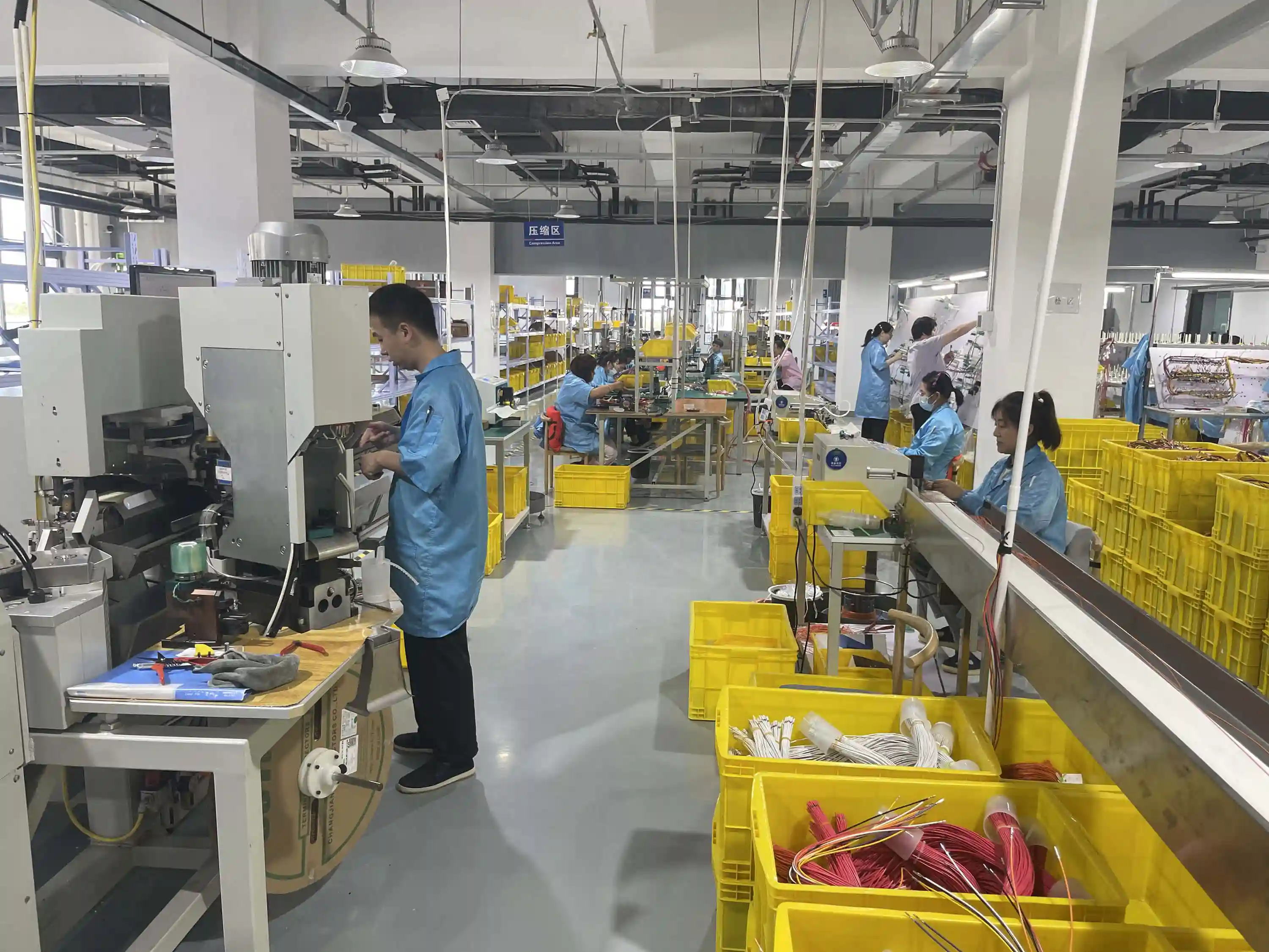 Préparation et coupe de fils pour faisceaux OEM d outils portatifs